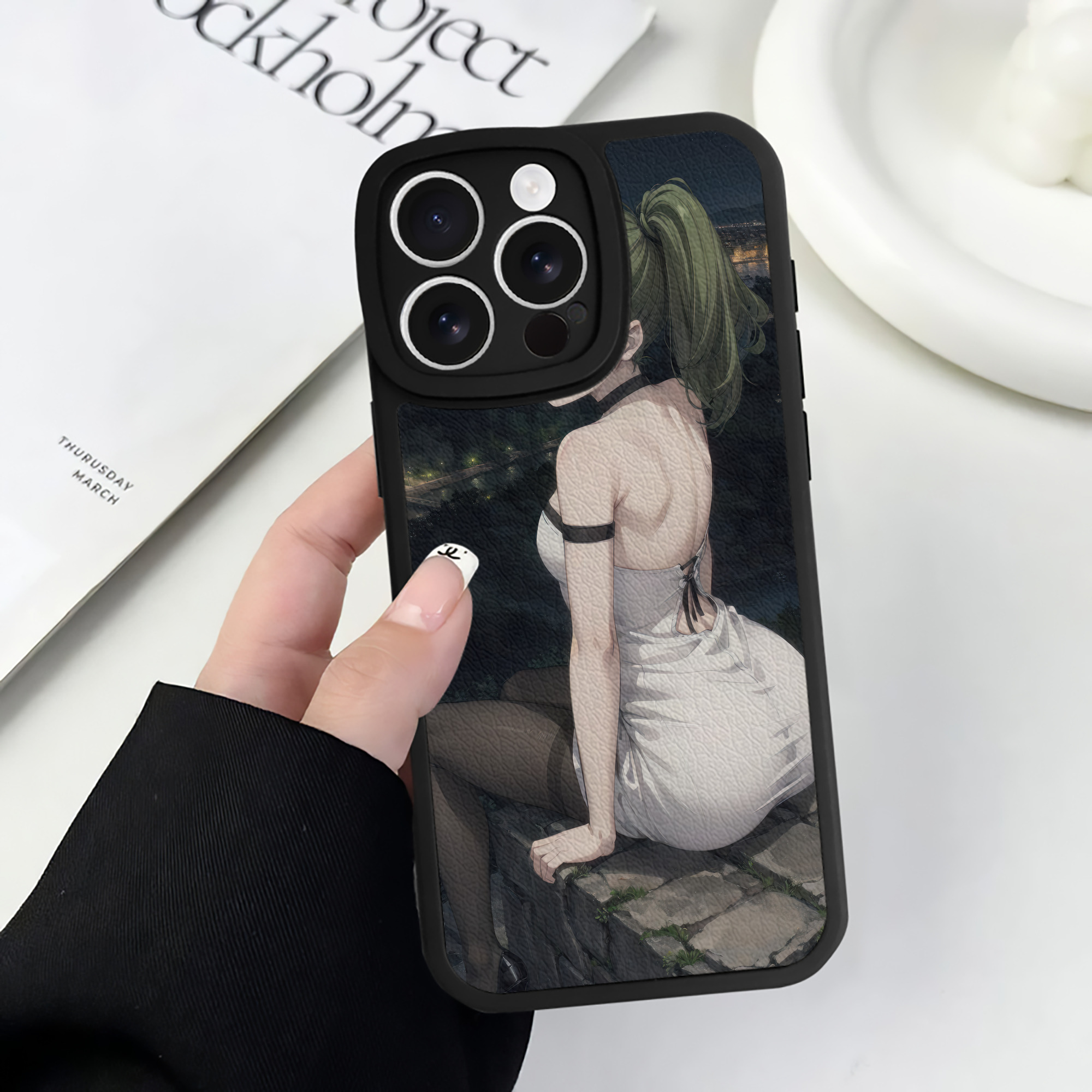 （画像用） 葬送のフリーレン Frieren 【iPhone 16シリーズ対応】シリコンスマホケース（レザー調） 材質：シリコン